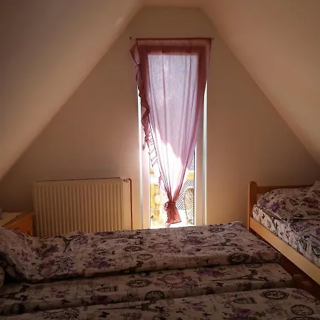 Vikendica Jezdic * Vezanja