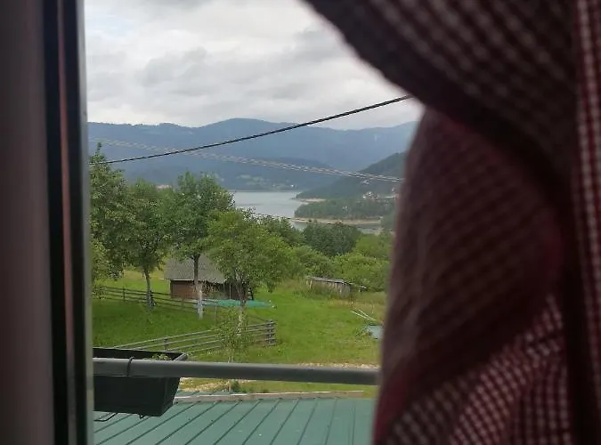 Vikendica Jezdic * Vezanja