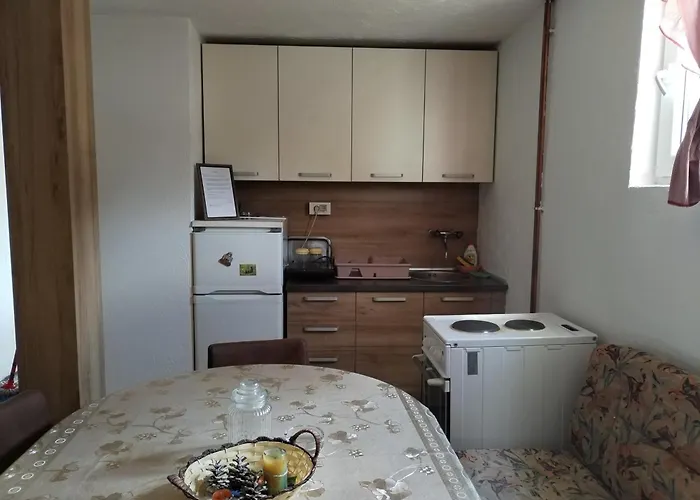 Vikendica Jezdic Vikendica