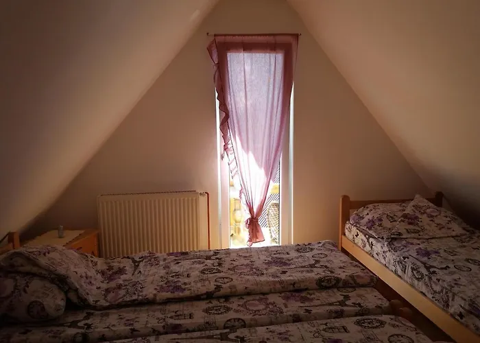 Vikendica Jezdic * Vezanja